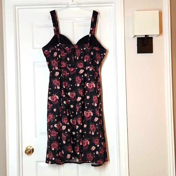 Hot Topic Whimsigoth Dark Roses Retro Dress Plus Size 1X - Picture 4 of 10